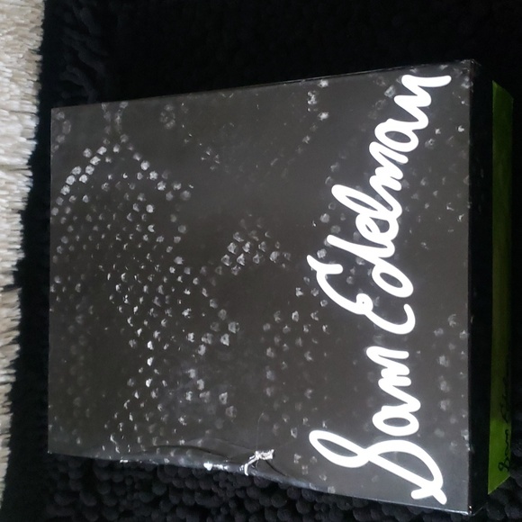 Ladies Shoes - Picture 15 of 16